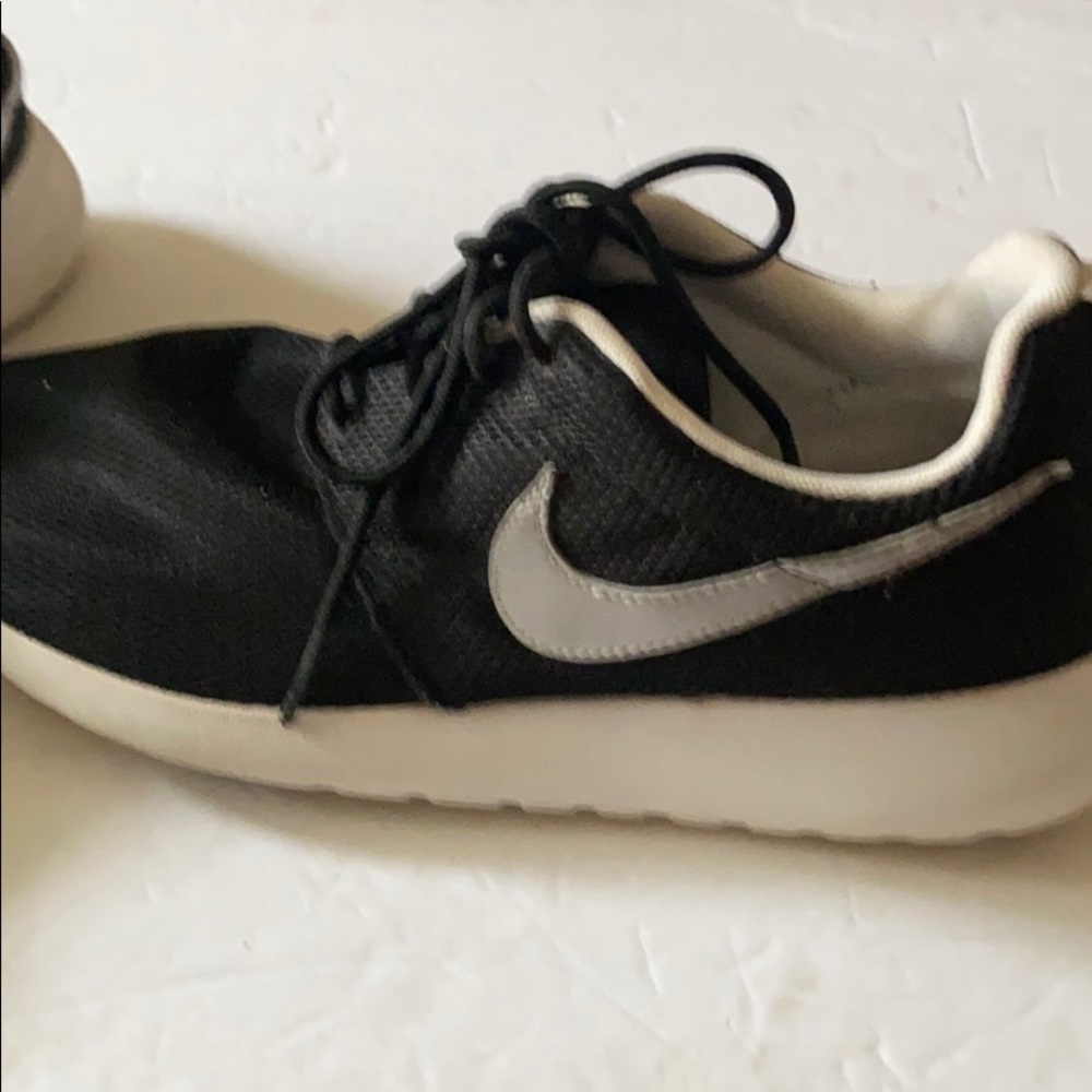 Nike Roche sneakers - Picture 2 of 10
